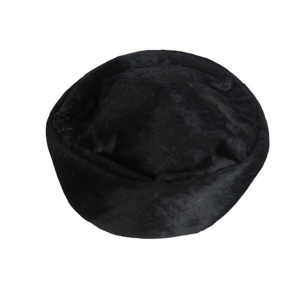 Vintage 60s Black Faux Fur Velvet Beret Hat w/ Chin Strap - Picture 5 of 7